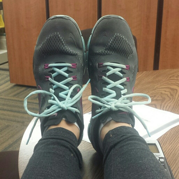 5.0 Free Run tennis shoes - Picture 2 of 2