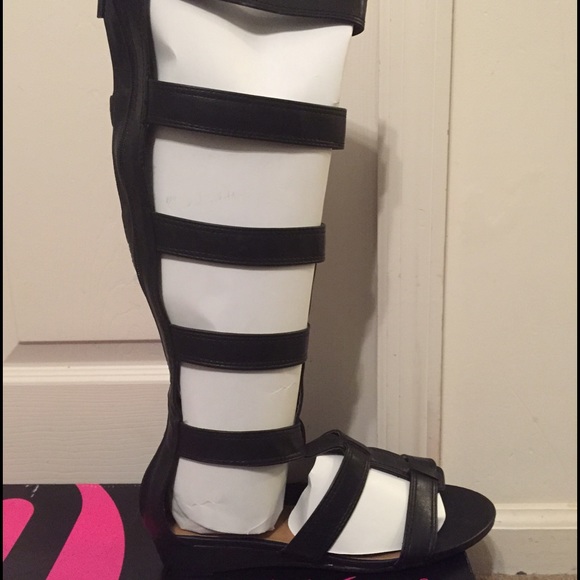 Get ready for the☀️with these Gladiator sandals
