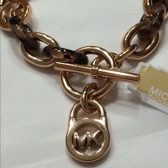 Michael Kors Chain Link Padlock Toggle Bracelet🍂 - Picture 3 of 4
