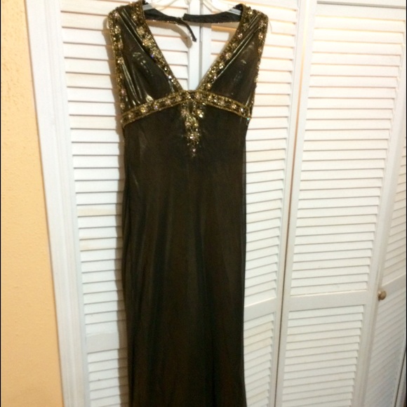 Long halter top prom dress! - Picture 1 of 4