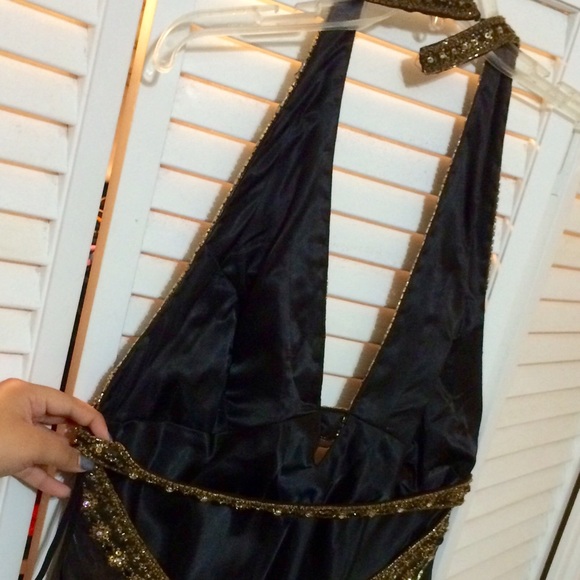 Long halter top prom dress! - Picture 4 of 4