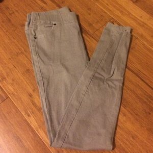 *New* Grey legging with pockets.