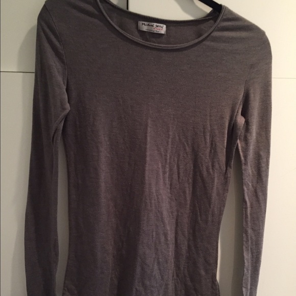 Gray/ green long sleeve