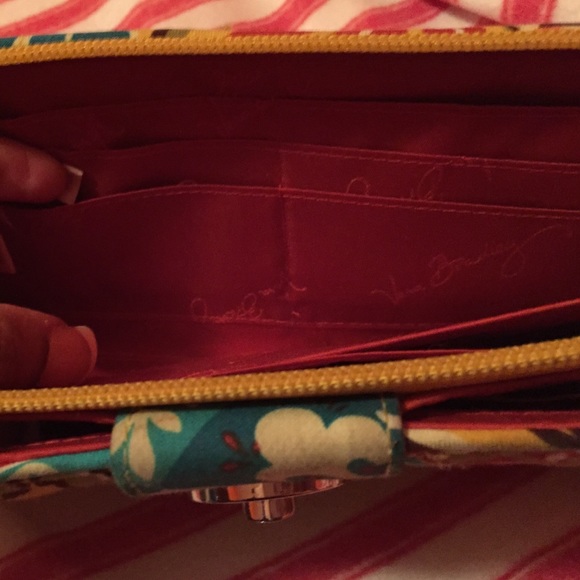 Vera Bradley turn lock wallet - Picture 3 of 4