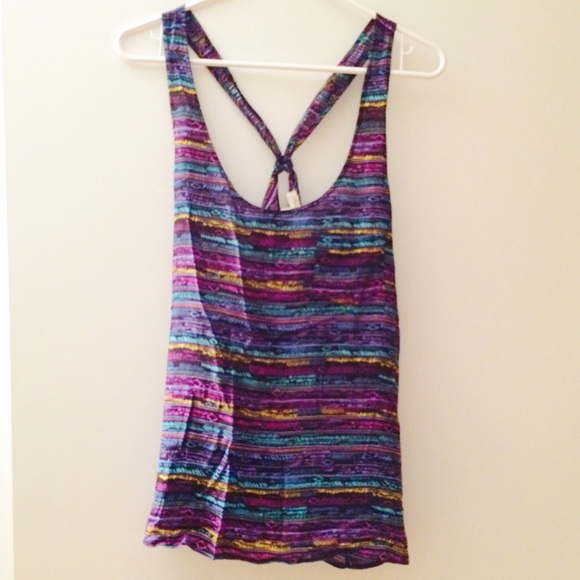 Tribal top