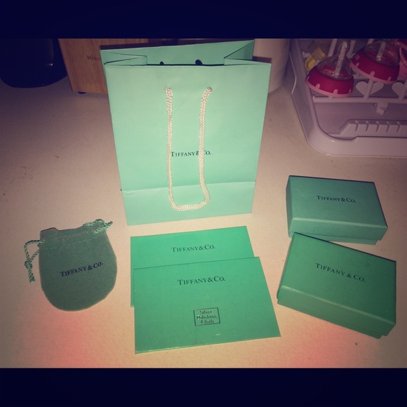 Tiffany gift bag set