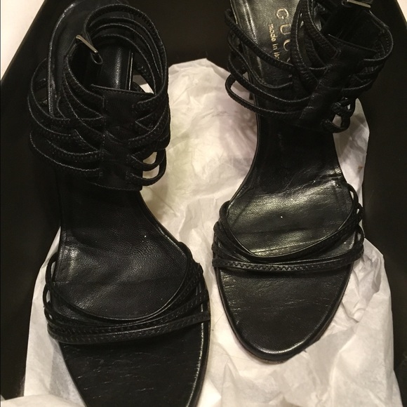 Authentic Gucci Pumps - Picture 2 of 3