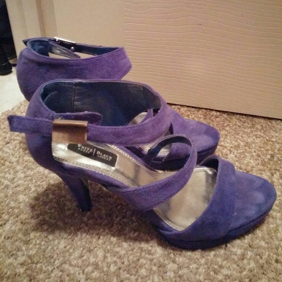 White house black market blue suede heels 7.5