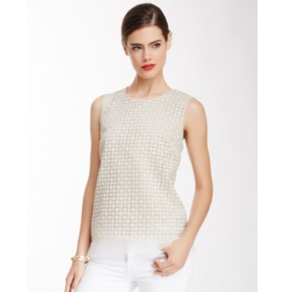 Vince Camuto Top! 🌺