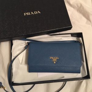Prada wallet on chain