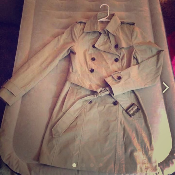 REDUCED 💕 BANANA REPUBLIC TRENCH COAT