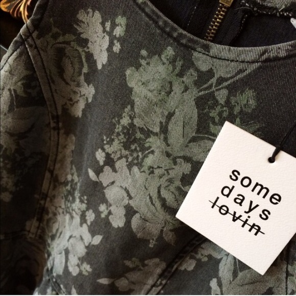 HP! 🎉new • denim floral dress - Picture 4 of 4