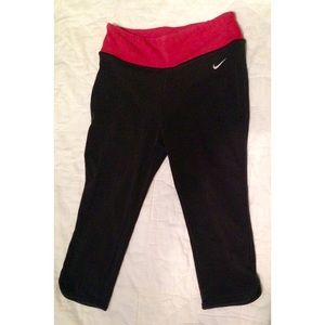Nike Dri-Fit Cropped Capri Leggings