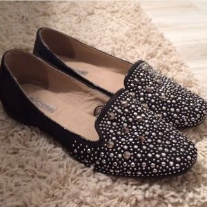 Black Suede Flats w Silver Spikes an studs 💎
