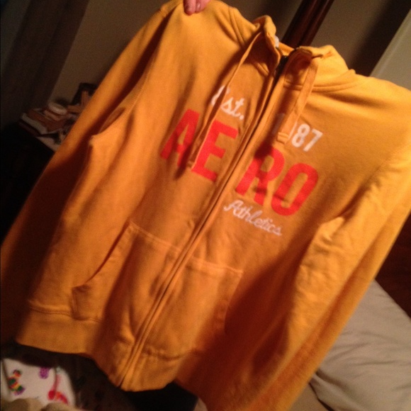 Aero zip up