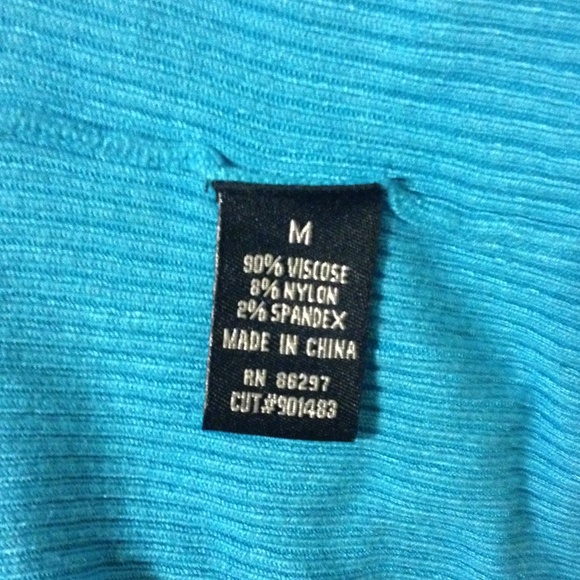 Blue M 90% Viscose and 8% nylon blouse sweater ! - Picture 4 of 4