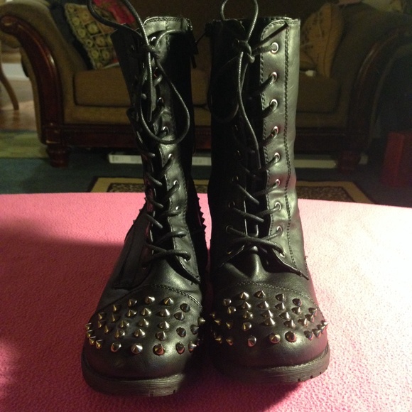 mis lenght spike boots womens size 10