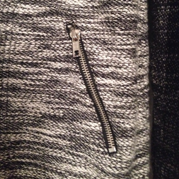 Black and white jacket - Picture 2 of 3