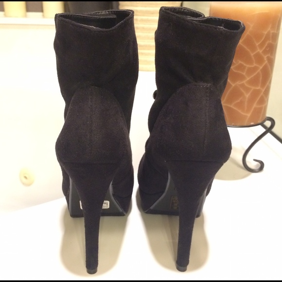 ‼️SOLD‼️ New Black Suede Boots - Picture 2 of 3