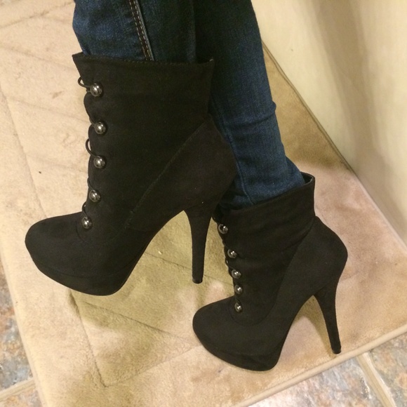 ‼️SOLD‼️ New Black Suede Boots - Picture 3 of 3
