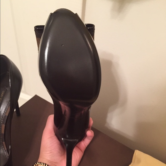 Louis Vuitton Heels - Picture 3 of 4