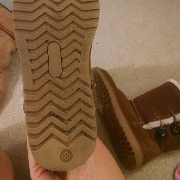 Fake uggs - Picture 2 of 2