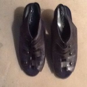 Aerosoles navy blue sling back heels