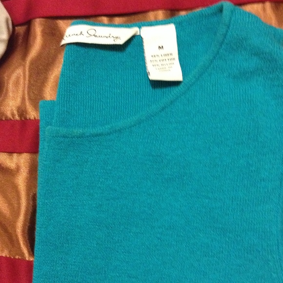 Blue top very pretty material m - Picture 4 of 4