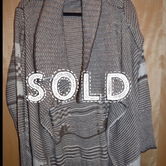 🎉sold in bundle🎉Cable Knit Cardigan!! NWOT!