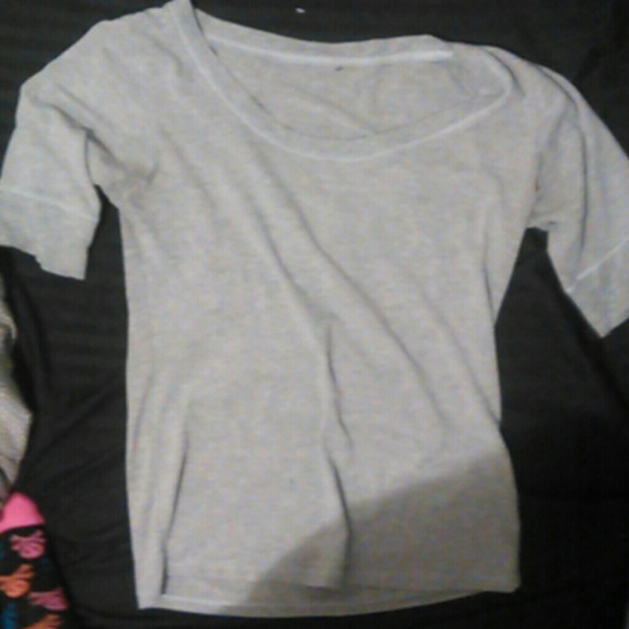Three-quarter sleeve shirt