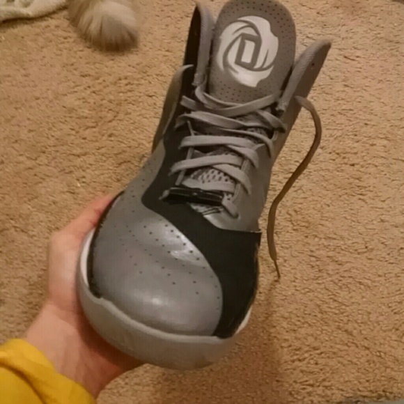 Shoes - Picture 2 of 4