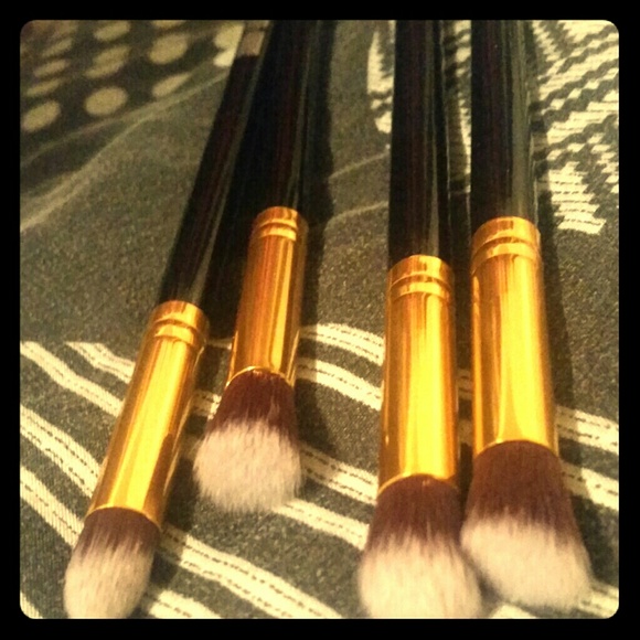 Makeup brushes