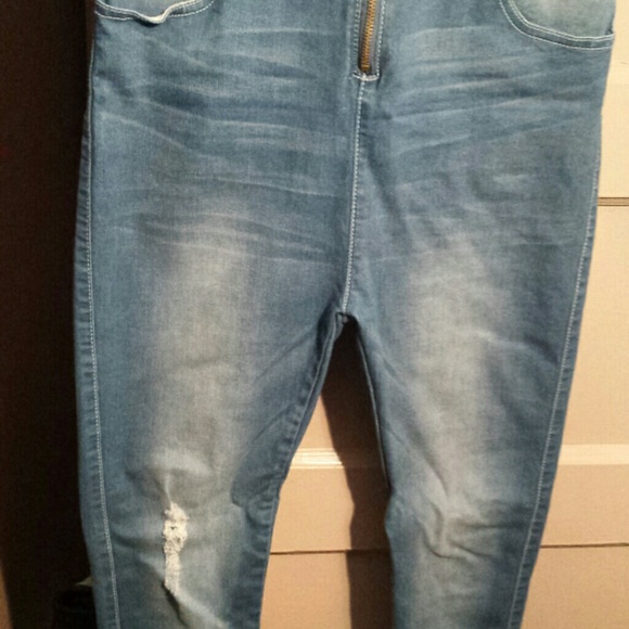 JUMPER - Picture 4 of 4