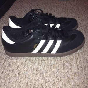 Adidas Samba (6 men's/8.5 womens)