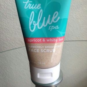 TRUE BLUE SPA Apricot & White Tea Face Scrub