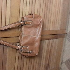 Beautiful pebble leather Fossil saddle color bag