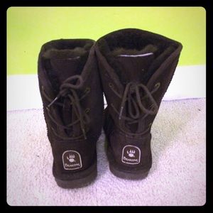Brown bear paw boots