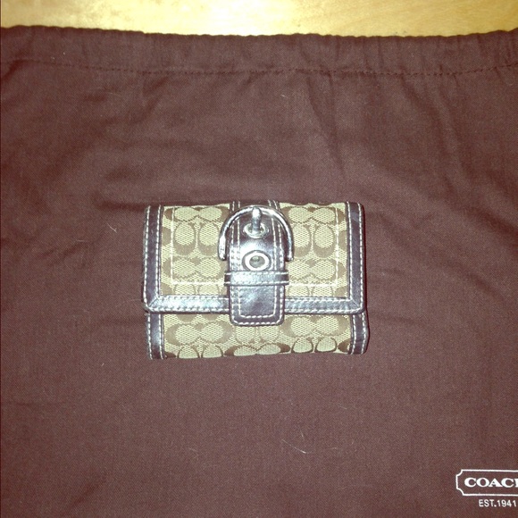 Gently used coach wallet - Picture 1 of 3