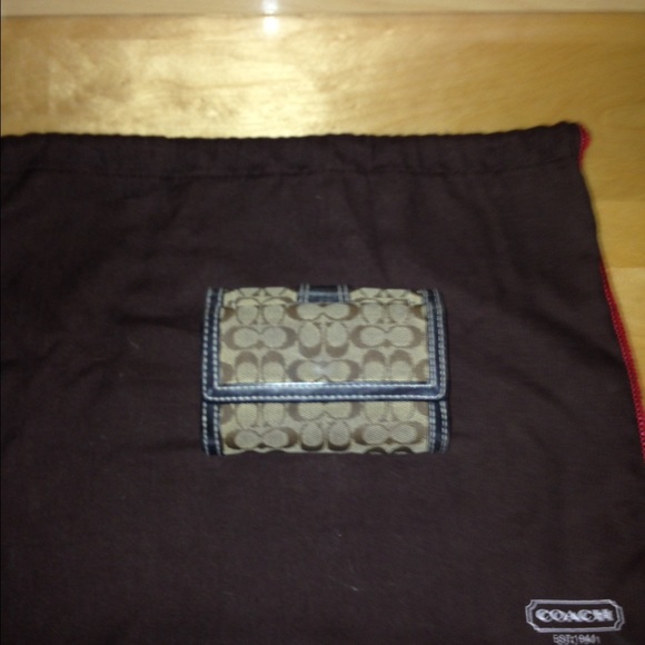 Gently used coach wallet - Picture 2 of 3