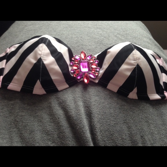 Bathing suit with jewels