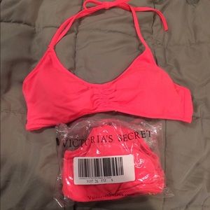 NEON CORAL Scrunch front top in plastics