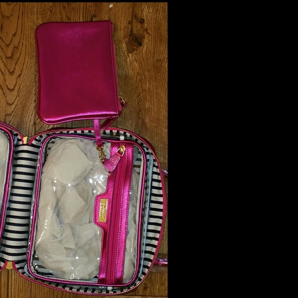 New Large Makeup Bag with detachable bag for purse - Picture 4 of 4