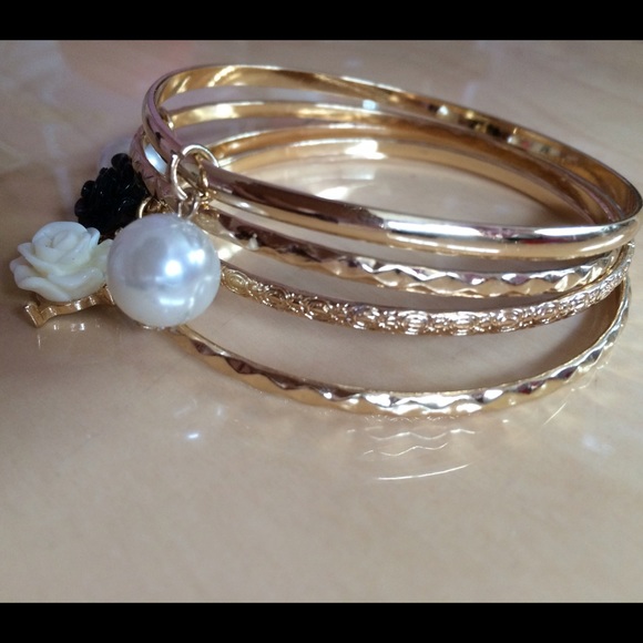 ⚪️BUNDLE ALERT❤️