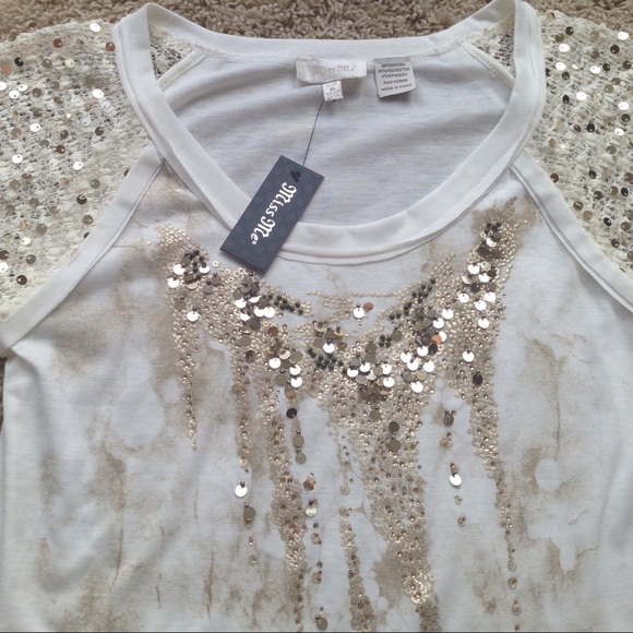 NEW WITH TAGS BUCKLE SHIRT✨✨