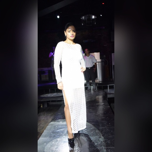 Off White Crochet Dress - Picture 4 of 4