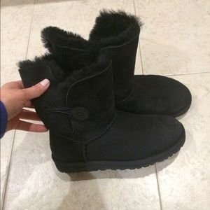 New black uggs