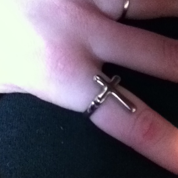 Cross ring - Picture 2 of 2