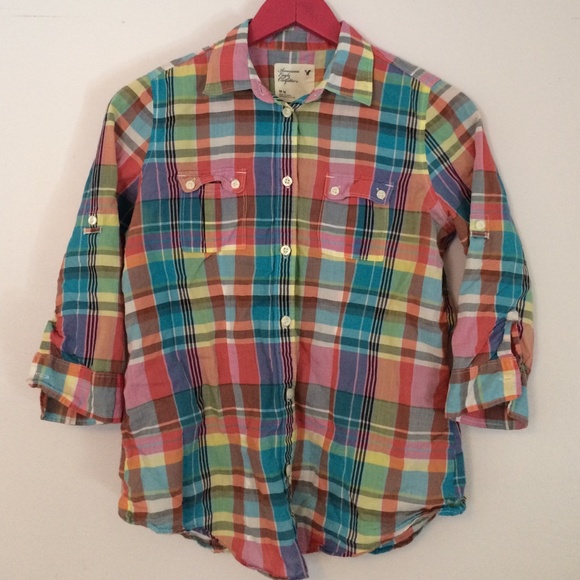 American Eagle Plaid Button Up Shirt