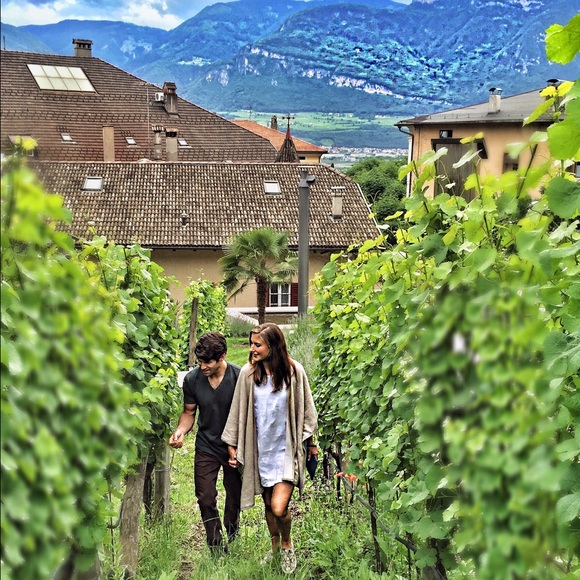 Meet Your Posh Ambassador/ Suggested User - Picture 2 of 2