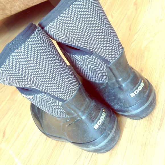 Bogs! New herringbone pattern with side pull-on!